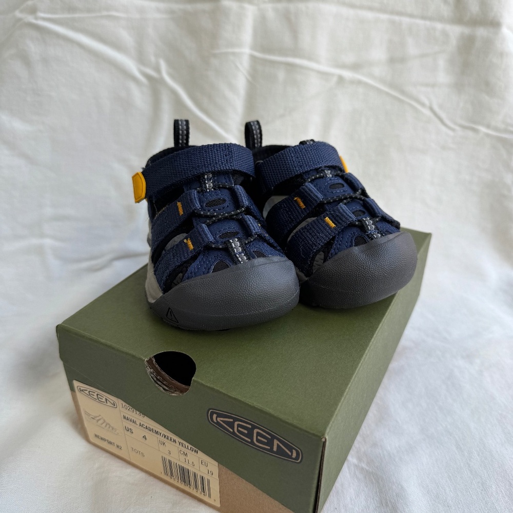 BRAND NEW KEEN Kids Newport H2 Sandals - Size 4